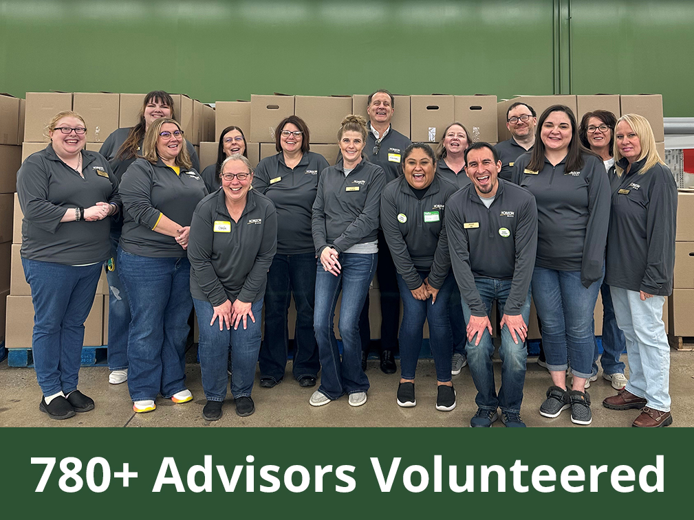 Group of Horizon advisors smiling. 780+ Advisors Volunteered.